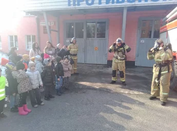 ​Показное занятие на базе ПЧ№20 познакомило дошкольников с профессией пожарного
