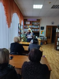 Беседа по ПБ на новогодних праздниках в Центральной районной библиотеке с. Беседино