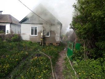 ​Касторенские пожарные потушили дом