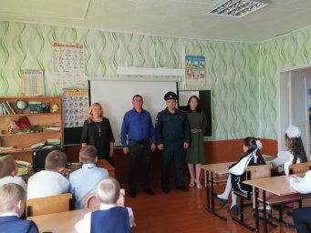 В Солнцевском районе прошли уроки по пожарной безопасности В Солнцевском районе прошли уроки по пожарной безопасности