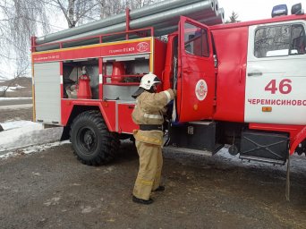 ​Сдача квартальных зачетов Черемисиновских огнеборцев