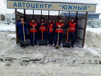Огнеборцы Противопожарной службы в борьбе со снегом Огнеборцы Противопожарной службы в борьбе со снегом