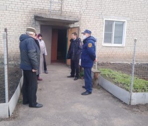 Огнеборцы ПЧ №30 пришли на помощь обеспокоенным односельчанам