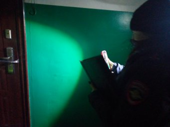 Пожарные Золотухинского района оказали помощь полиции в поселке Солнечный.