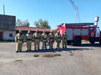 Большесолдатские огнеборцы на пожарно-тактическом учении Большесолдатские огнеборцы на пожарно-тактическом учении