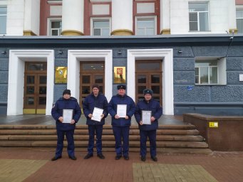 Губернатор Курской области Роман Старовойт наградил отличившихся при ликвидации крупных пожаров
