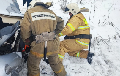 ​Огнеборцы ПЧ Тимского района на выезде на ДТП