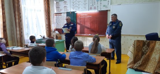 Кореневским школьникам о гражданской обороне Кореневским школьникам о гражданской обороне