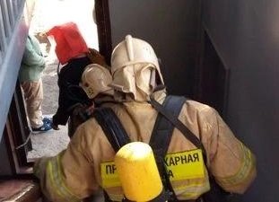 Тимские огнеборцы провели учения по эвакуации и ПТЗ Тимские огнеборцы провели учения по эвакуации и ПТЗ