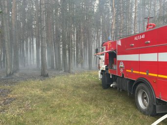 Огнеборцы ПЧ Курского района на тушении возгораний