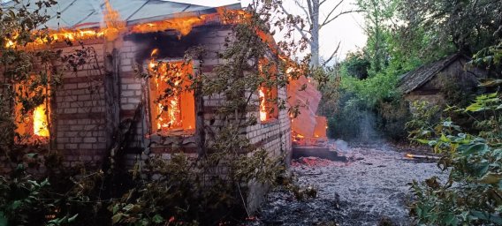 Загорание бесхозного строения в с. Вышний Дубовец Загорание бесхозного строения в с. Вышний Дубовец