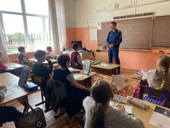 Проведение урока по безопасному поведению в период летних каникул Проведение урока по безопасному поведению в период летних каникул