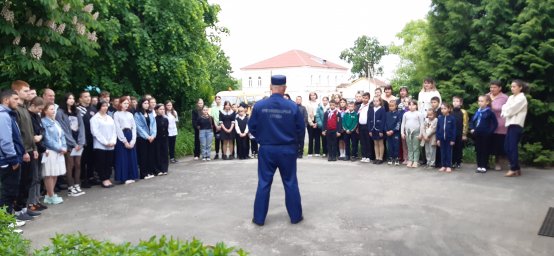 ​Продолжаются инструктажи в школах Кореневского района