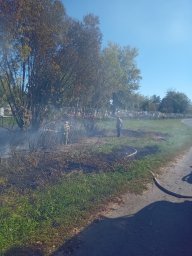 ​Огнеборцы Обоянского района успешно ликвидировали горение сухой травы