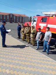 На ученьях с добровольцами На ученьях с добровольцами