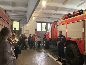 Шестиклассники сорок девятой школы в ПЧ-20 Шестиклассники сорок девятой школы в ПЧ-20