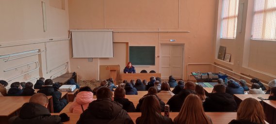 ​Рыльские огнеборцы на учениях и профилактике