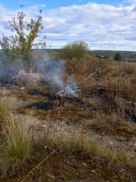 ​Огнеборцы ПЧ Октябрьского района на тушении мусора