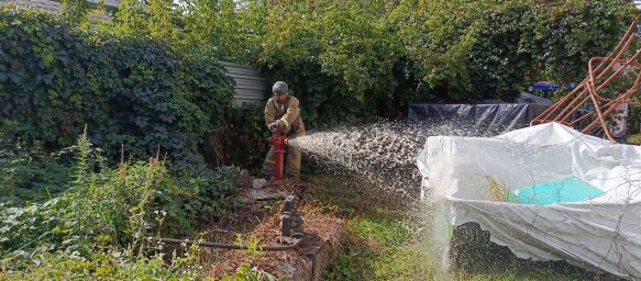 ​Рыльские пожарные проверяют источники противопожарного водоснабжения