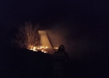 ​Горение сухой травы в с. Колодное Курского района