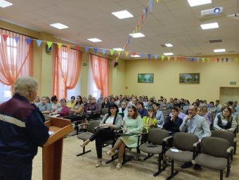 Инструктор Курского р-а приняла участие в общешкольном родительском собрании МБОУ "Бесединская СОШ" Инструктор Курского р-а приняла участие в общешкольном родительском собрании МБОУ "Бесединская СОШ"
