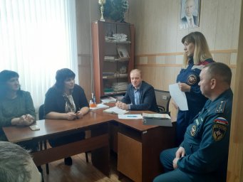 Занятия по организации пожарно-профилактической работы в жилом секторе Дмитриевского района Занятия по организации пожарно-профилактической работы в жилом секторе Дмитриевского района