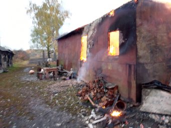 ​Огнеборцы Советского района на тушении пожара