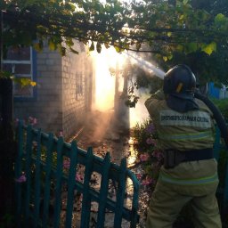 ​Горение дома в СНТ"Малиновая роща" Железногорского района ликвидировано