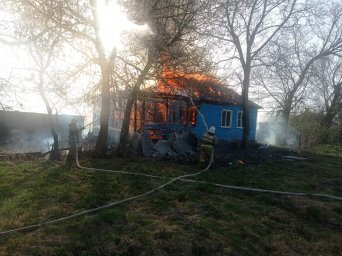 ​Черемисиновские борцы с огнем ликвидировали горение дома