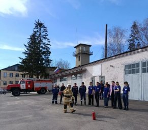 ​Школьники в пожарной части Фатежского района
