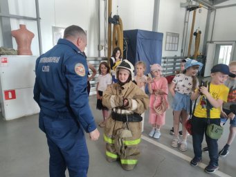 В гости к пожарным В гости к пожарным