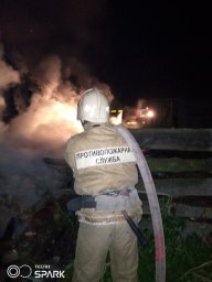 Рыльские огнеборцы на тушении пожара Рыльские огнеборцы на тушении пожара