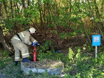 ​Черемисиновские пожарные проверяют источники противопожарного водоснабжения