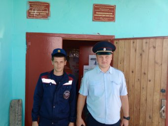 ​Фатежские огнеборцы поздравили школьников с 1 сентября