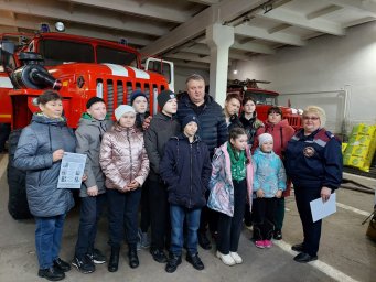 ​Экскурсия детей из Центра &laquo;Успех&raquo; в пожарную часть Солнцевского района