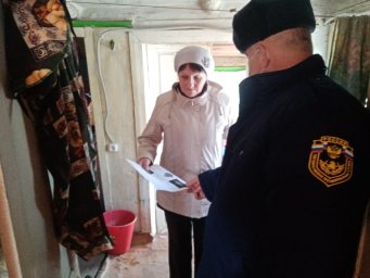 ​В Кореневском районе продолжается работа с гражданами в жилом секторе п. Коренево