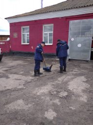 ​Конышевские пожарные наводят порядок