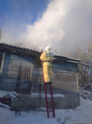 Огнеборцы Советского района потушили дом