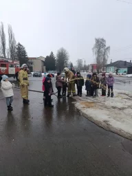​Ребята из средней школы №1 г. Фатежа в гостях у пожарных