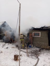 Возгорание хоз.постройки в п. Зелёный Гай Рыльского района ликвидировано Возгорание хоз.постройки в п. Зелёный Гай Рыльского района ликвидировано