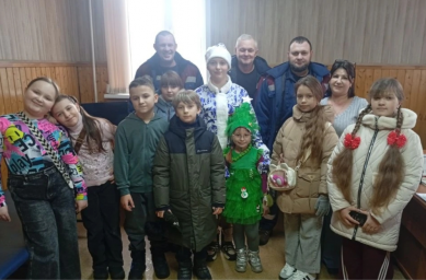 ​Трогательные поздравления для огнеборцев ПЧ Хомутовского района